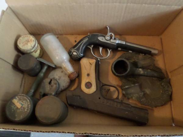 Photo Vintage Cigarette lighterCap pistol $50