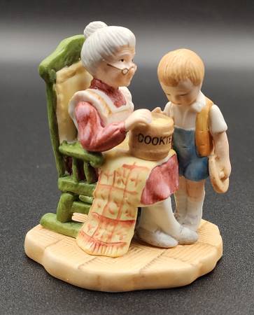 Vintage Lefton Nostalgic Memories Grandmas Best 1983 Figurine 0398 $15