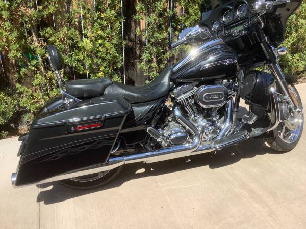 Photo Harley Davidson cvo street glide $13,500