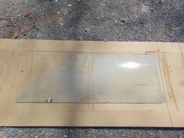 Photo 1969 Ford Mustang Glue-In Door Glass Left Driver Side FoMoCo CarLite $20