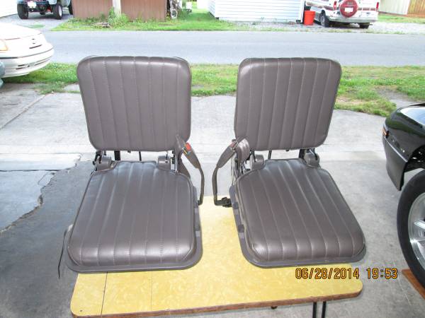 Photo Nissan Truck Hardbody D21 Jump Seats 1990 $480