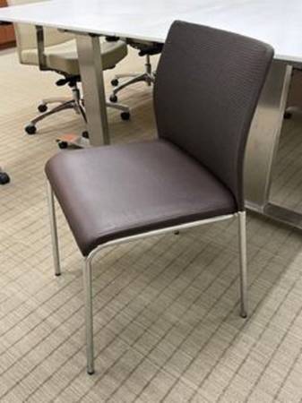 Photo EXCLUSIVE KEILHAUER GUEST stackable CHAIR - $165 (NEW MARKET VA)