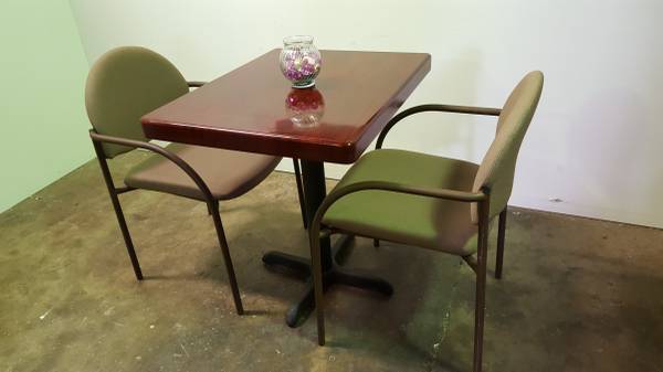 Photo NEW KITCHEN CAFE TABLE AND TWO CHAIR SET - $145 (NEW MARKET VA)
