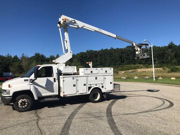Photo 05 GMC C-5500 TEREX 41 CABLE PLACER BUCKET TRUCK V-8 AUTO AC 129K $29,900
