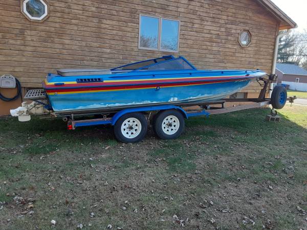 Photo 1983 Baja Jet Drive Bowrider Sports and Ski Boat $6,800