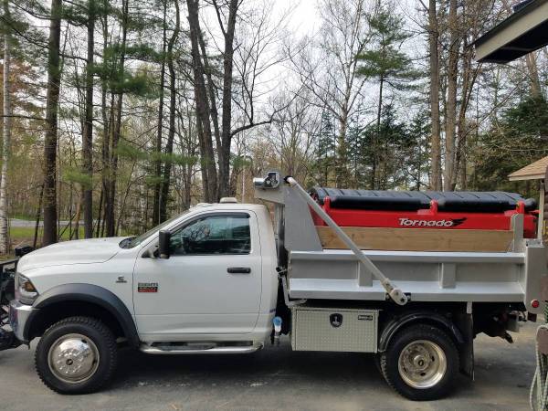 Photo 2012 RAM 5500 DUMP TRUCK W PLOW  SANDER LOW MILEAGE READY FOR USE $74,995