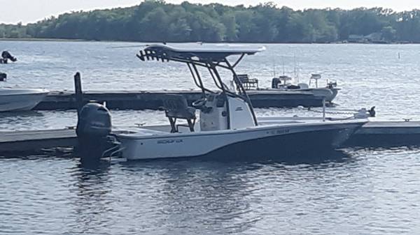 2018 , 22ft Seafox Viper bay boat $66,500