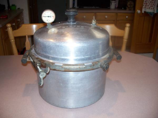 Photo BURPEE Aristocrat Pressure Cooker Canner Can Sealer Co. Patent 1901699 $95