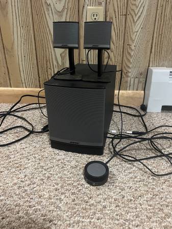 Photo Bose Companion 3 Series 2 speaker system $110