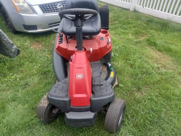 Photo Craftsman r100 rear engine rider with bagger needs motor $500