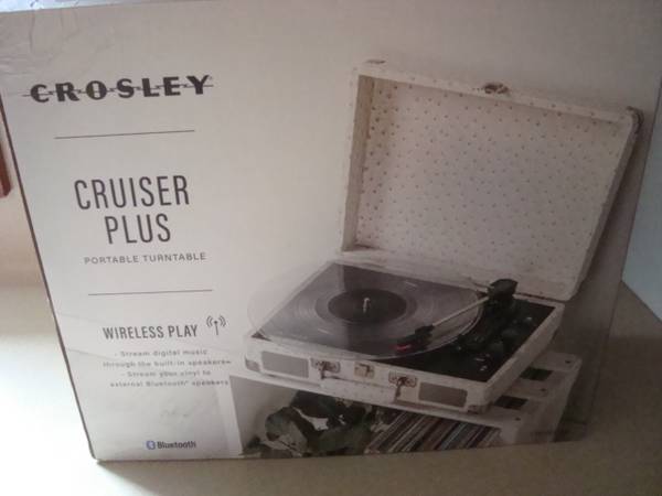 Photo Crosley Cruiser Plus Portable Turntable - NEW $30