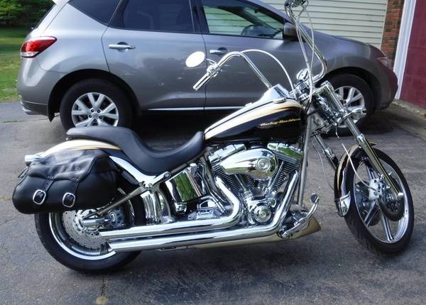 Photo Harley Davidson Screamin Eagle CVO Deuce $7,950