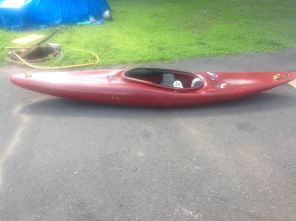 Photo NEW WAVE kayak 9 foot $150