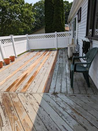 Photo Sanding of deck