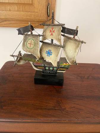 Photo Vintage Ship Model Santa Maria With Bank $10