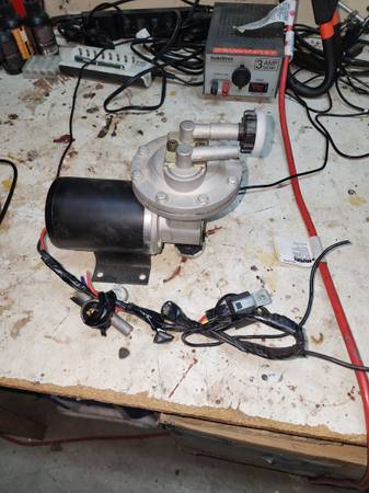 Photo brake booster vacuum pump $80