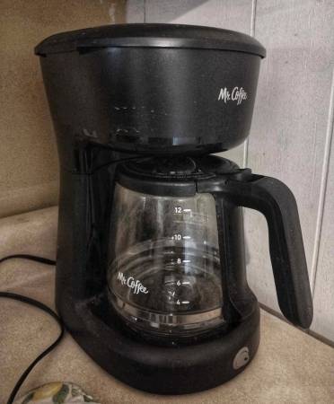 Photo Mr. Coffee Coffee Maker with Auto Pause  Glass Carafe, 12 Cups, Black $10