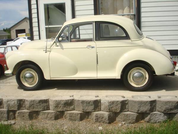 Photo 1960 Morris Minor 1000 Coupe $6,500