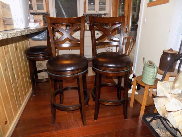 Photo High back swivel bar stools $75