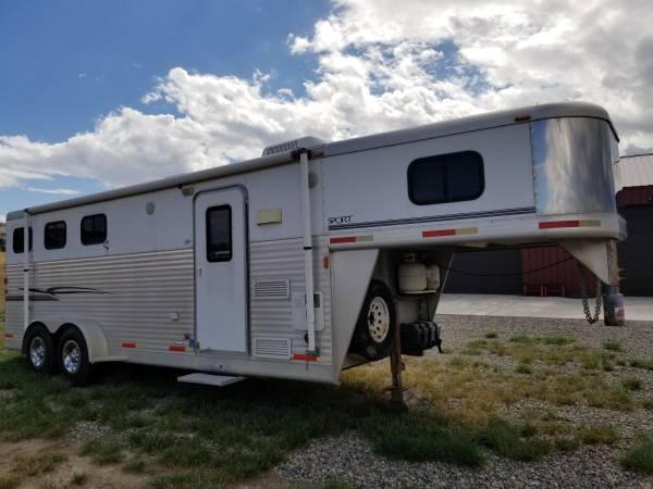 Photo living quarter horse trailer $24,000