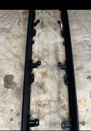 Photo 2021 Jeep Gladiator Rubicon Factory Rock Sliders $120