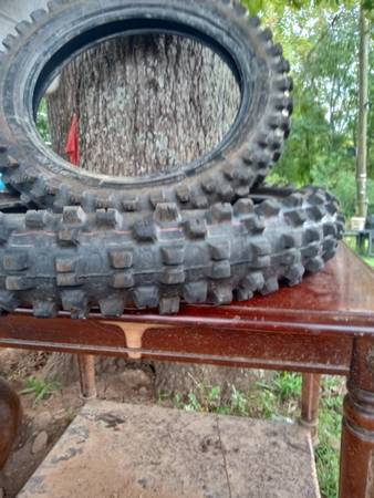 Photo Dunlop dirt bike tires $100