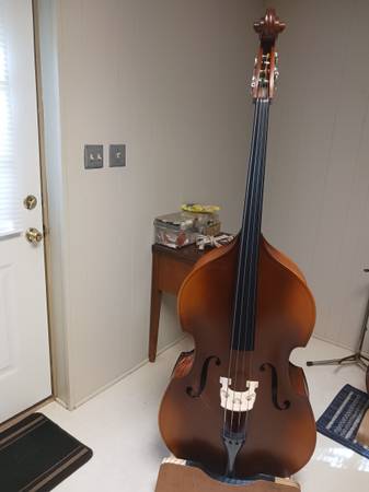 Photo New 12 size Knilling upright bass $2,000