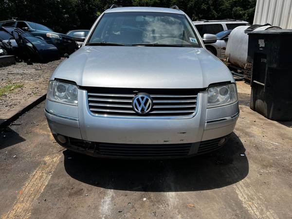 Photo PARTING OUT 2002 VW PASSAGT WAGON 3.0 V6 NICE PARTS CAR