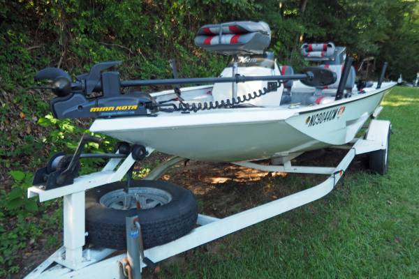 Xpress H51 17ft Bass Boat $8,000