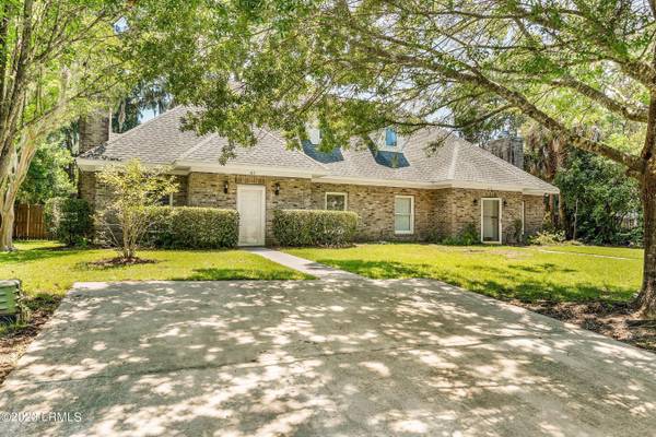 Photo A home you can settle in at - Home in Beaufort. 3 Beds, 3 Baths $389,000