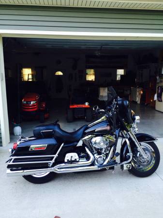 Photo 2005 Harley Electra Glide Classic $8,300