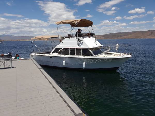 28 Carver Yacht $18,000
