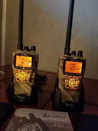 Photo Cobra MR HH450 6Watt Handheld Floating VHF  GMRS All-Terrain Radio- $100