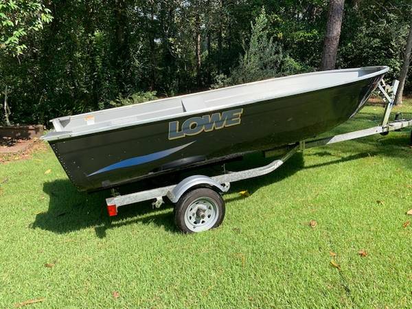 Lowe Aluminum V Utility Boat $2,950
