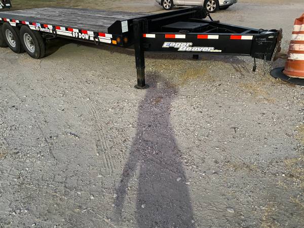 Photo 18 ft flat bed trailer $12,000