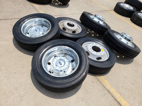 Photo 19.5 Ford F-450 Dually wheels and MICHELIN tires _ 2023 _ WE FINANCE $4,599