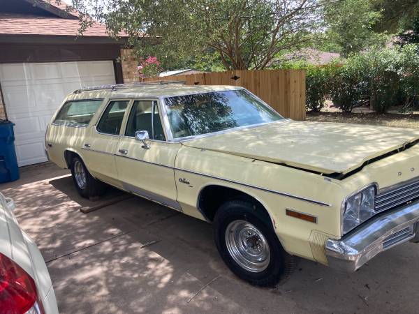 1974 Dodge monaco station wagon - $6,500 (Waller) | ZeMotor