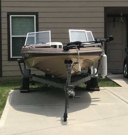 Photo 1985 Cajun Demon I bass Boat $6,000