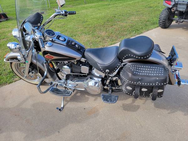 Photo 1997 Harley Davidson Heritage Softail $7,800