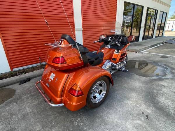 Photo 2002 GOLDWING 1800 WITH ONLY 36K MILES - MOTOR TRIKE ADVENTURE (IRS) $13,900