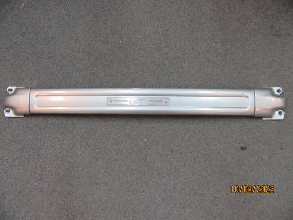 Photo 2006 mustang GT strut tower stabilizer brace $100
