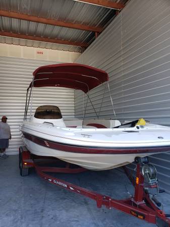 Photo 2007 20ft Glastron Boat for Sale $200,000
