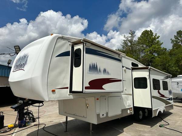 Photo 2007 FOREST RIVER CARDINAL TRAVEL TRAILER RV $13,790