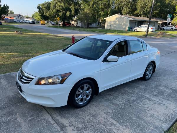 Photo 2012 Honda Accord SE $7,900