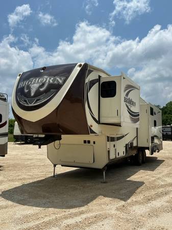 Photo 2015 BIGHORN 3270RS (8K DOWN PAYMENT)