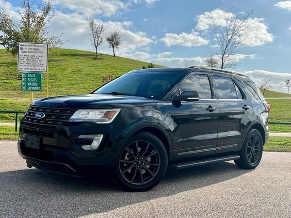 Photo 2017 Ford Explorer XLT 832-651-2934  - $3,000 (ASK FOR ADRIAN 832-651-2934)