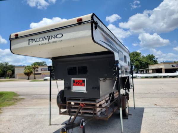 Photo 2018 Palomino Truck Cer $12,500
