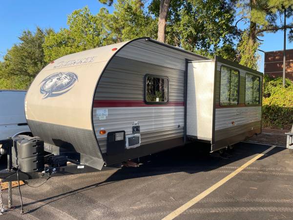 Photo 2019 Cherokee by Forest River 32FT Super slide $15,350