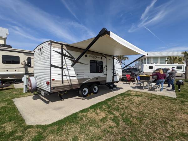 Photo 2019 Wildwood RV Trailer Excellent Cond OBO $18,000