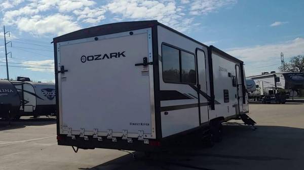 Photo 2021 TOY HAULER bumper pull OZARK RV travel trailer $4,000